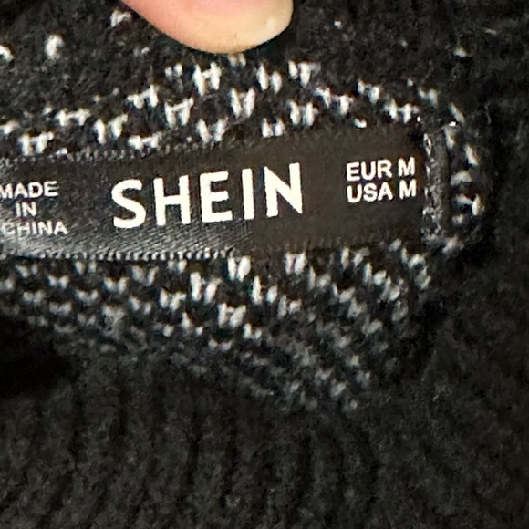 SHEIN Black And White Star Knit Turtleneck Sweater size medium - Picture 4 of 5